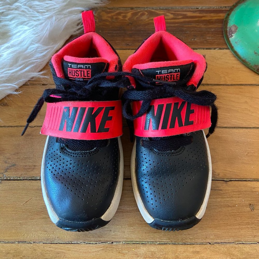 Kid's Nike Team Hustle Shoes Sz 11C